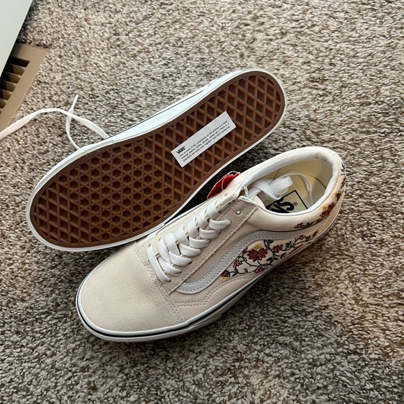 New Vans Old Skool Stackform Floral Embroidery Platform Shoes - Picture 3 of 3